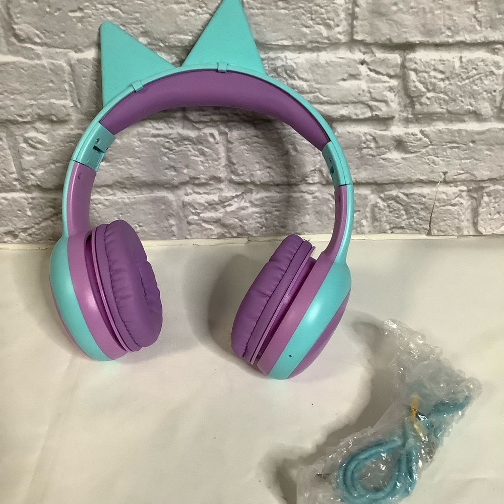 Gorsun Bluetooth Kids Headphones with 85 dB Limited  Volume  (B130)